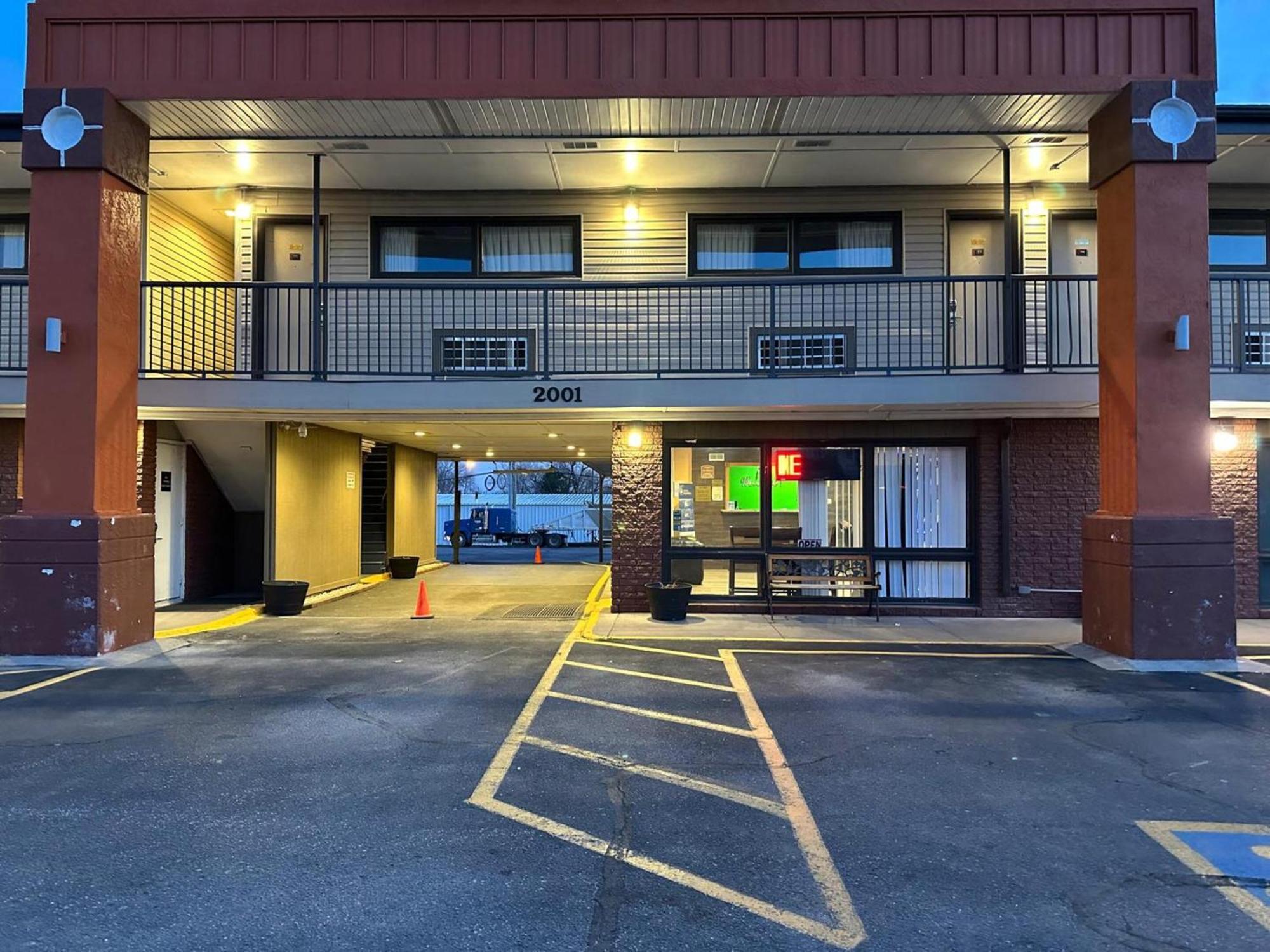 Stay Inn By Oyo Near I 80 Lincoln West Buitenkant foto